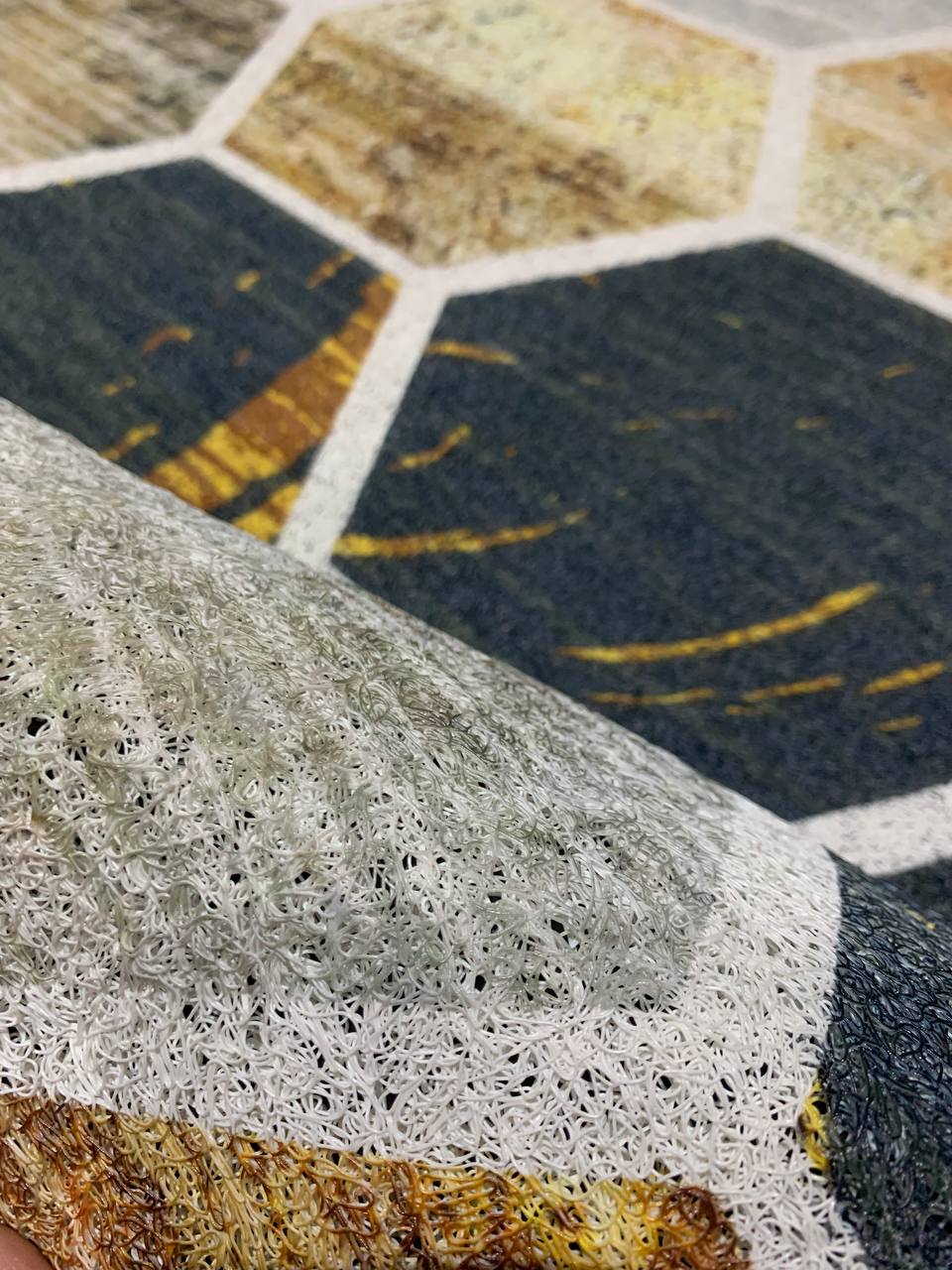 Rutschfester Flurteppich, Fußmatte für den Eingangsbereich „Geometrie“